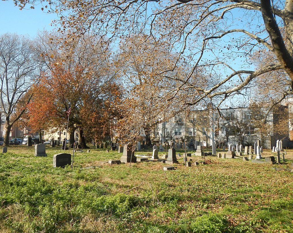 Old Gravesend Cemetery in the fall. Photo by Jim Henderson [CC0], from Wikimedia Commons