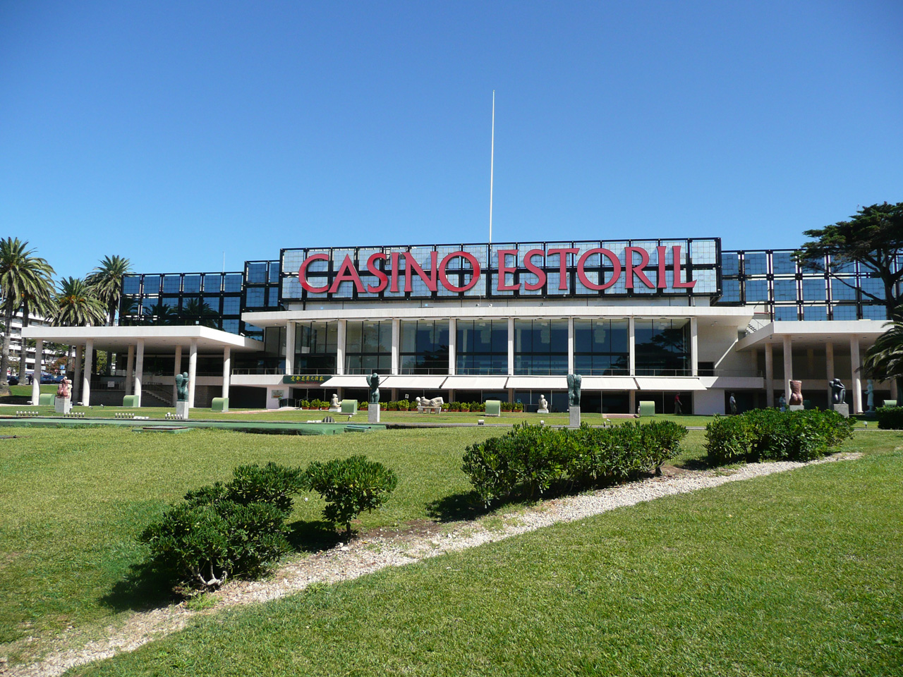 Casino de Estoril. Photo: Aquiler de Coches