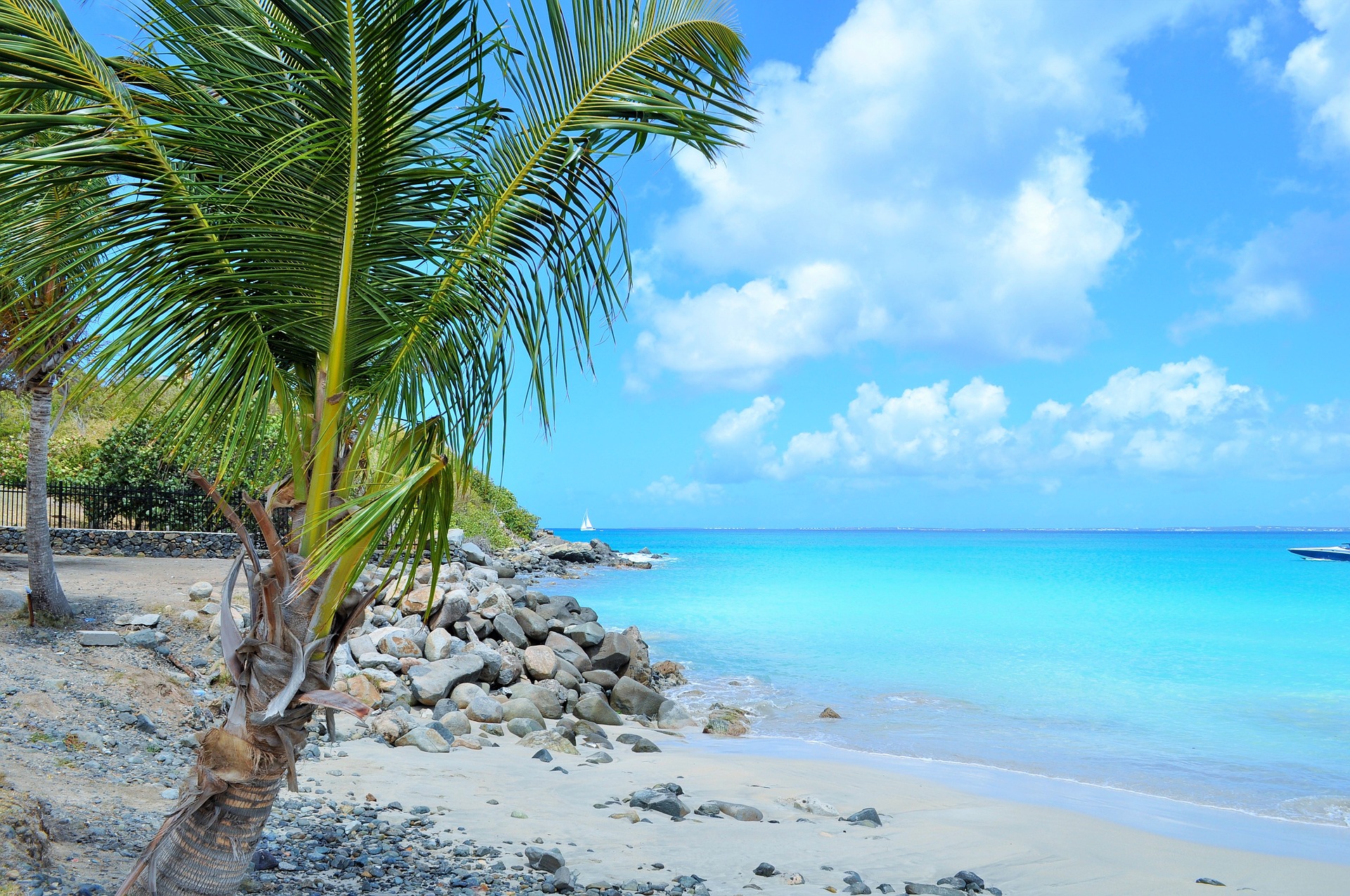A lazy Sint Maarten beach - expat life