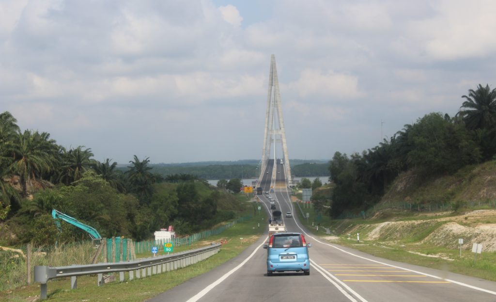 Sungai Johor Bridge at Senai-Desaru Expressway.JPG" by Khairul hazim is licensed under CC BY-SA 4.0