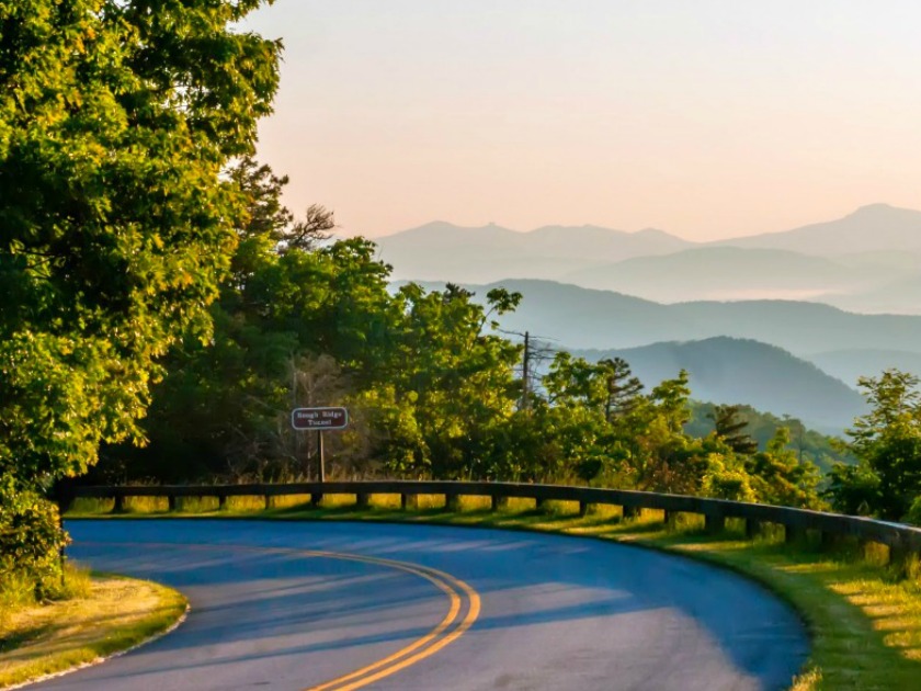 Road Trip Blue Ridge Parkway Credit Pixabay