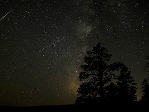 Bryce Canyon NightSky courtesy of Anne Boulais (Pixabay)