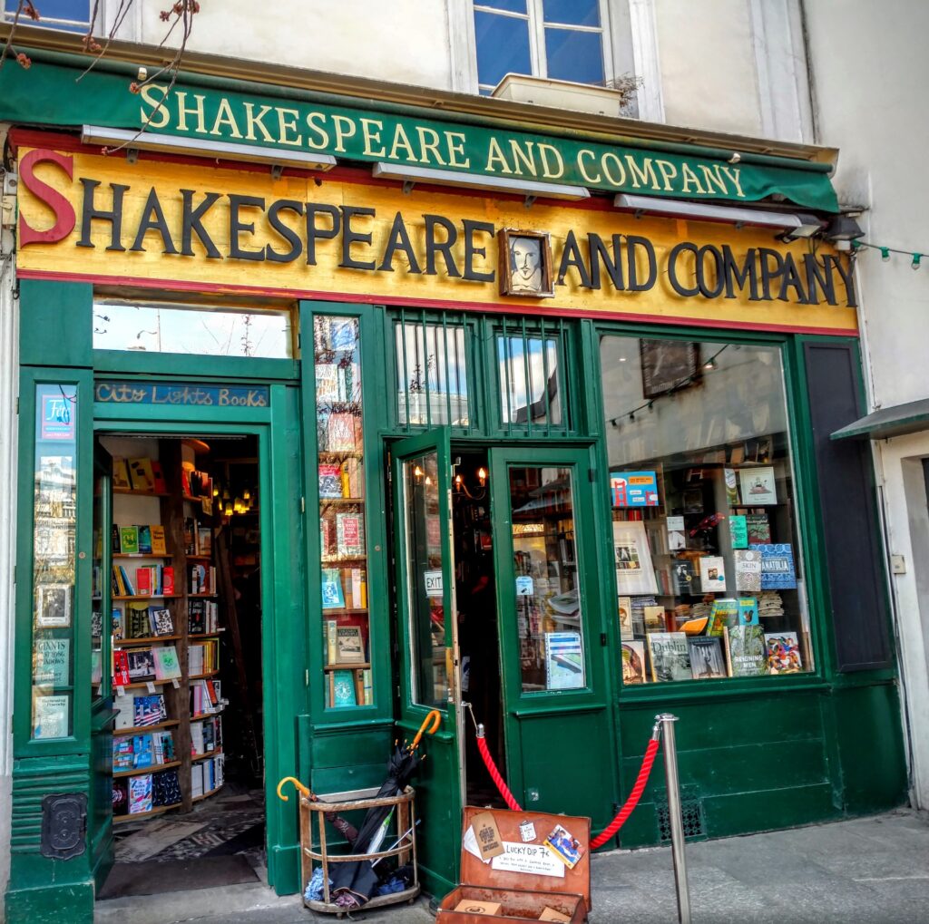 shakespeare-and-company-bookstore