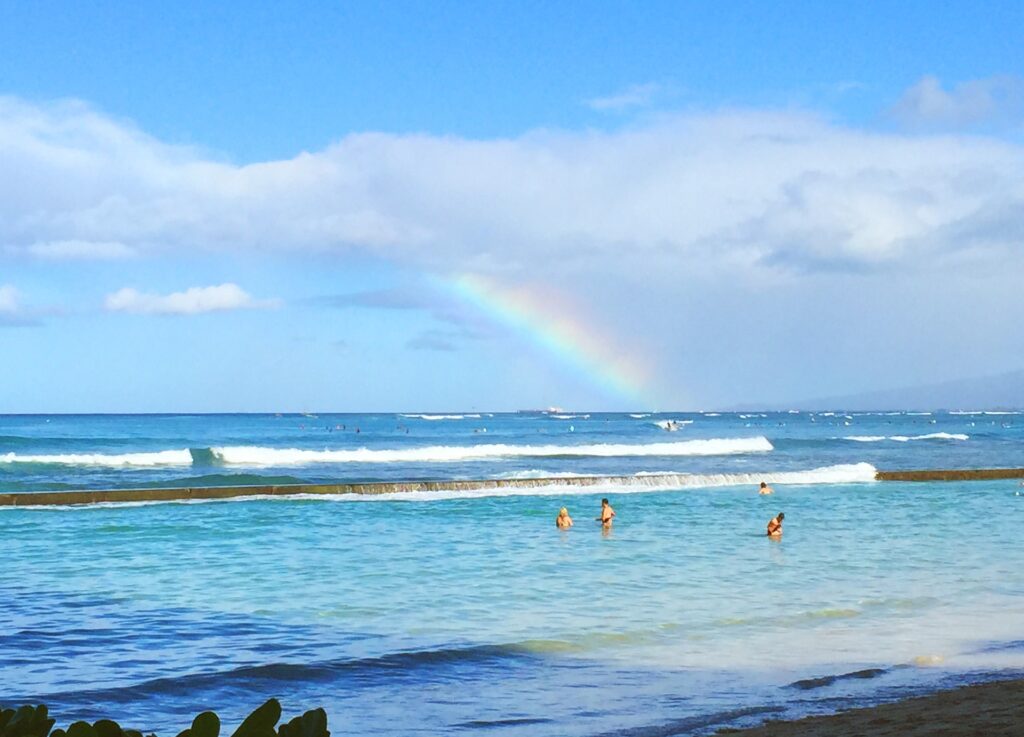 Rainbow-off-the-coast-of-Oahu