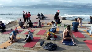 yoga-Christmas on the beach