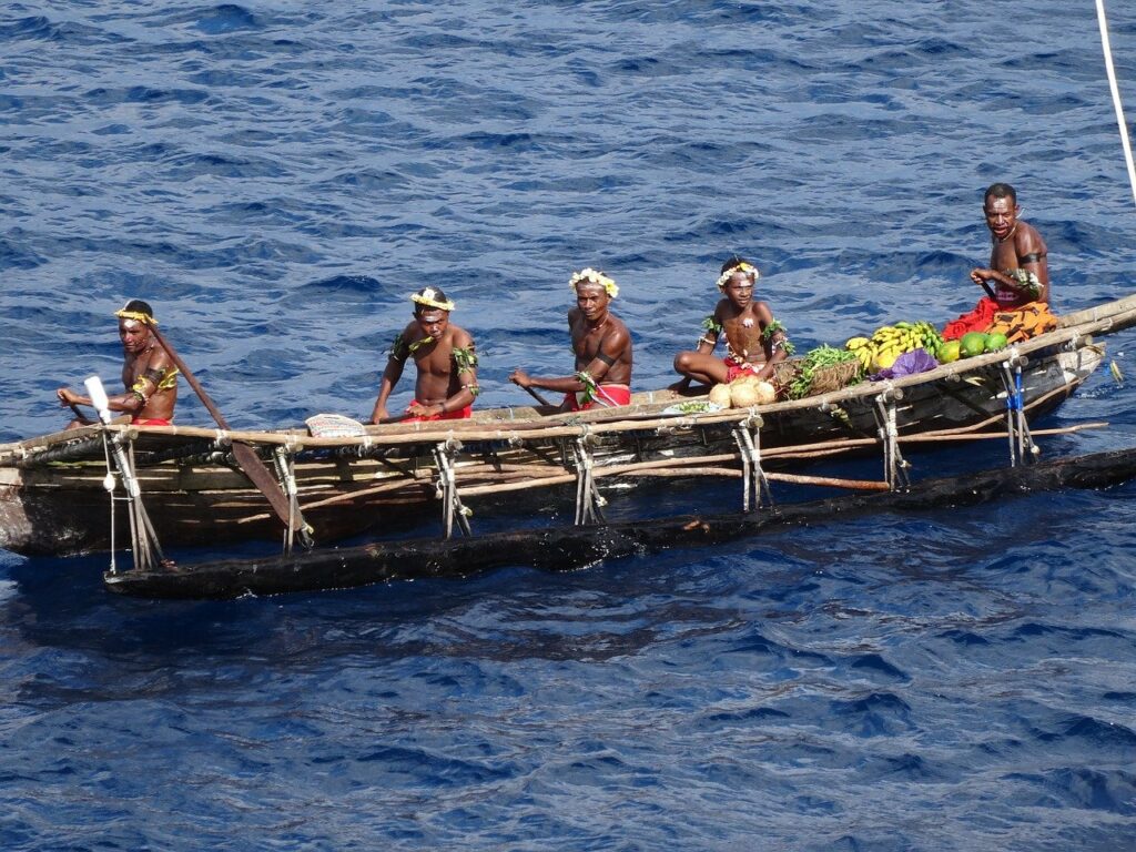 Papua-New-Guinea-canoe