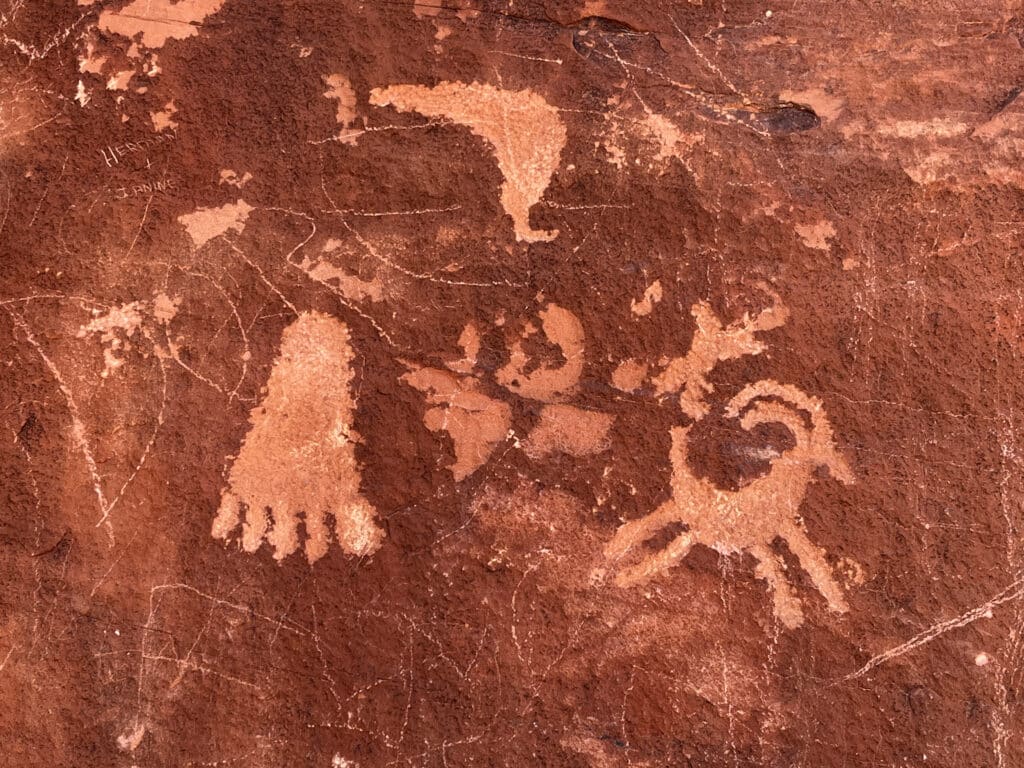Ancient petroglyphs on Atlatl Rock, Valley of Fire State Park. Photo: Thomas Später