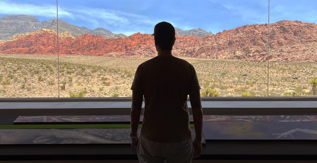 Observation window inside the Red Rock Canyon Visitor Center. Photo: Thomas Später