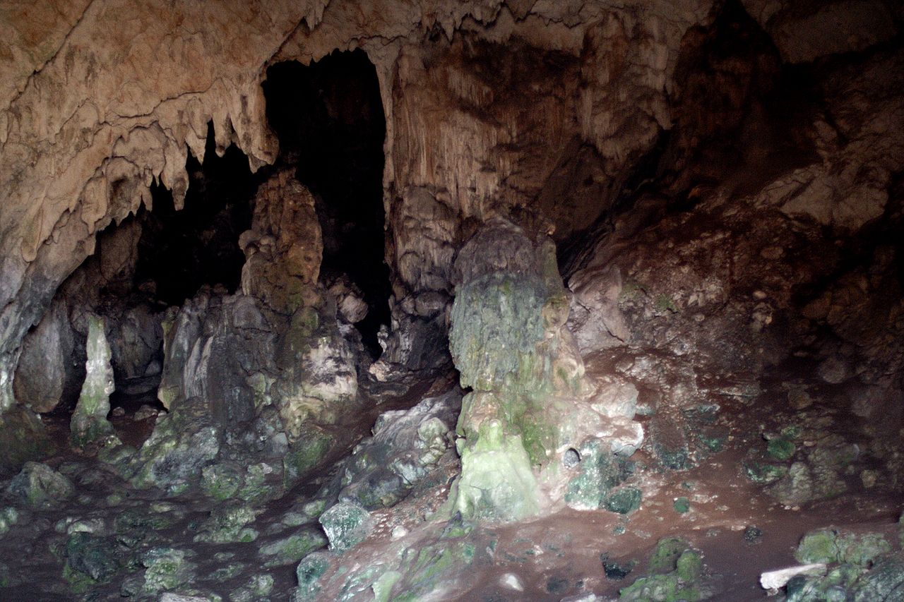 Corykian_Cave_interior