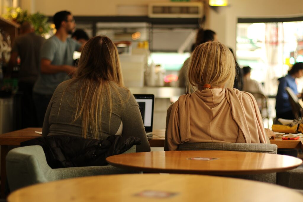 Female-students-in-coffee-shop