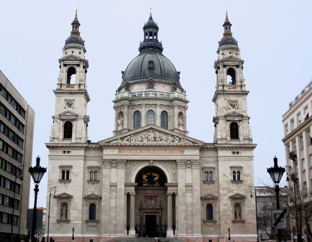 st-stephens-basilica-Budapest-Hungary